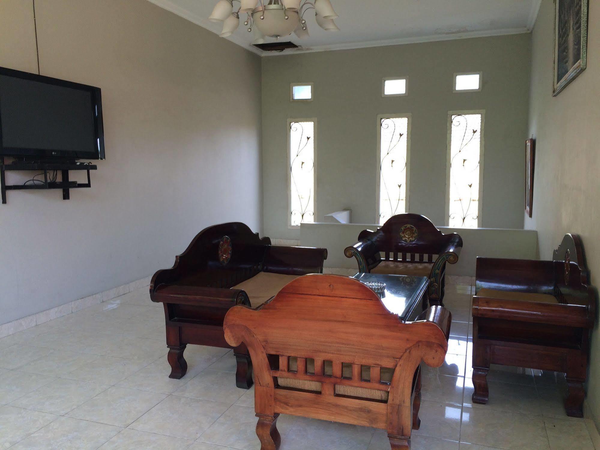 Crown Hotel Lombok Mataram Extérieur photo